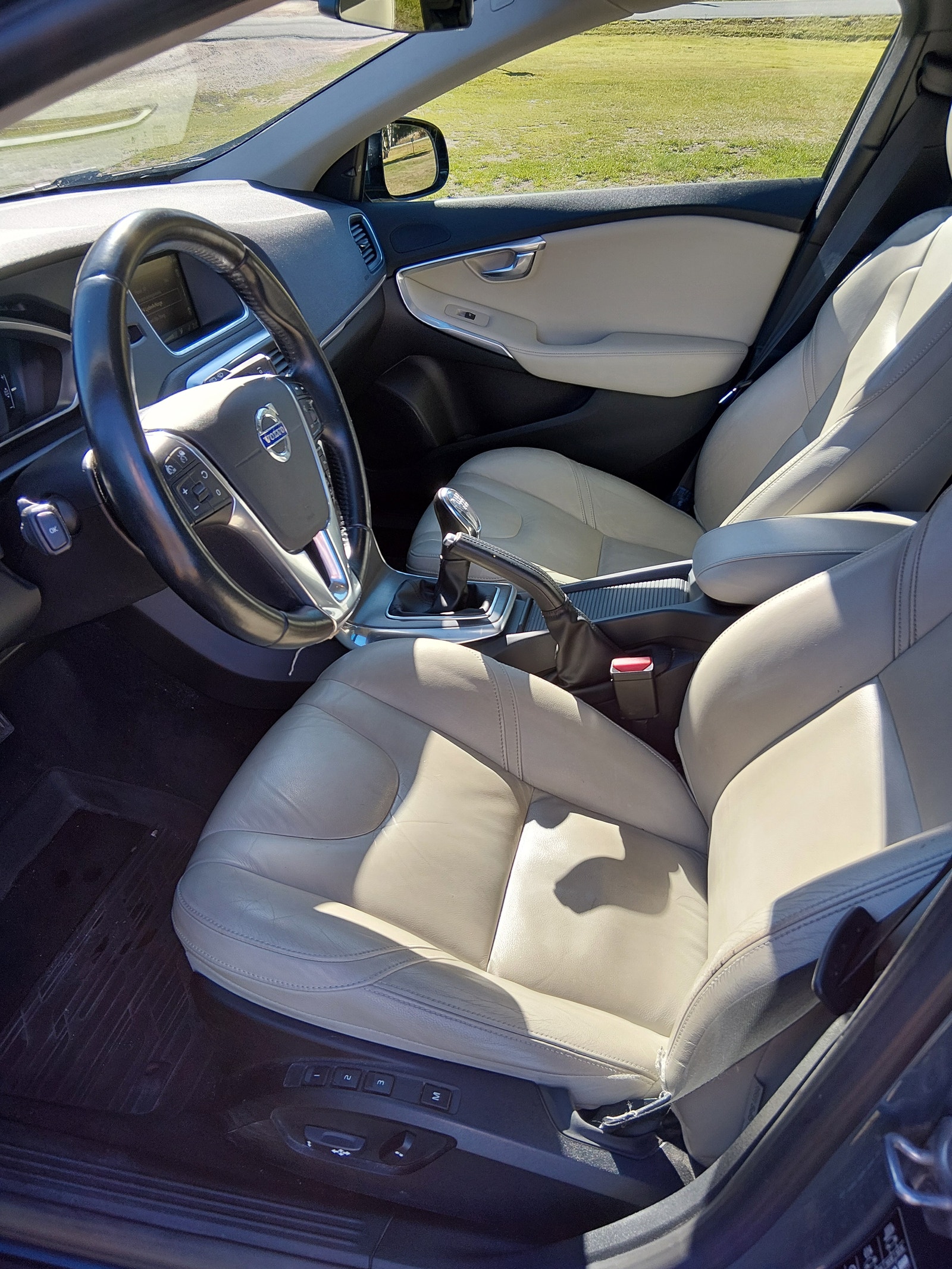 Volvo V40 D2 Manual, 6-trins, 115ps, 2014