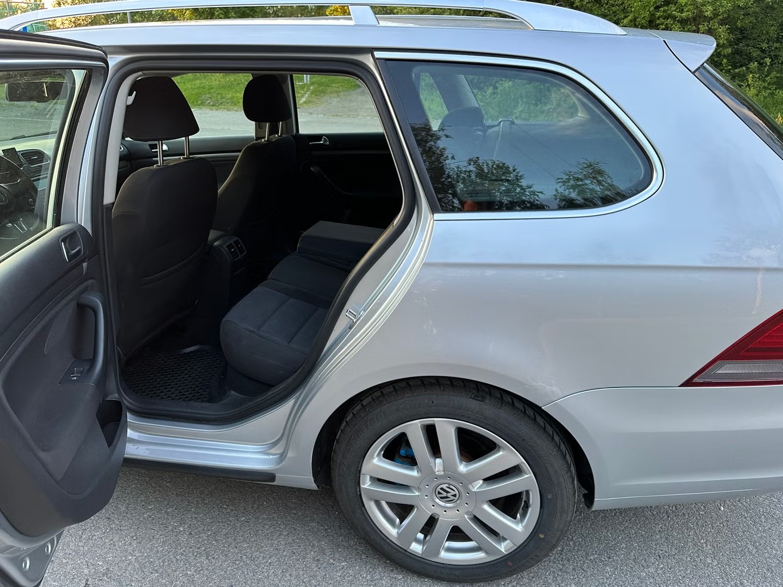 Volkswagen Golf Variant 1.6 TDI DPF BMT Manual, 105hp, 2012