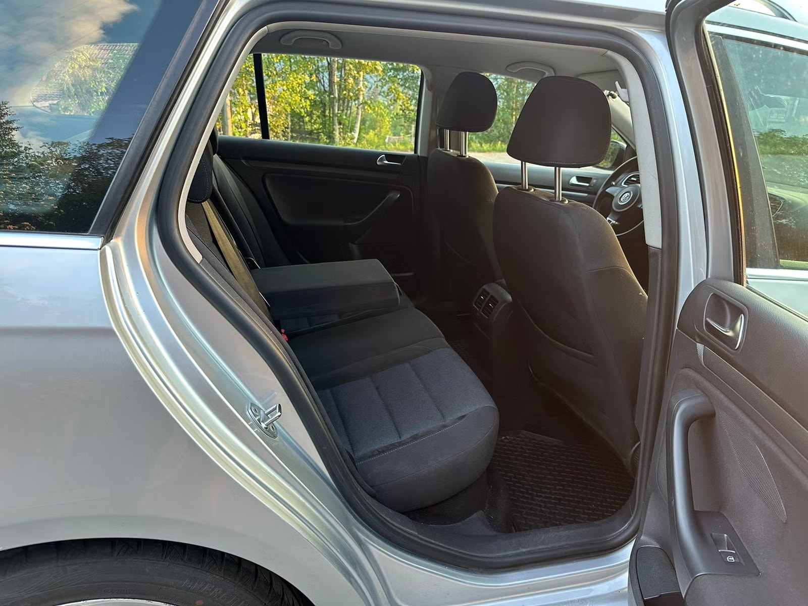 Volkswagen Golf Variant 1.6 TDI DPF BMT Manual, 105hp, 2012