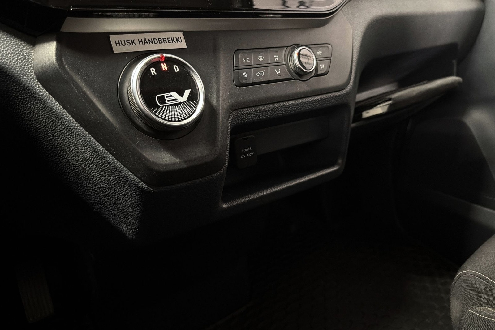 Maxus e-Deliver 3 52.5 kWh, 122ps, 2020