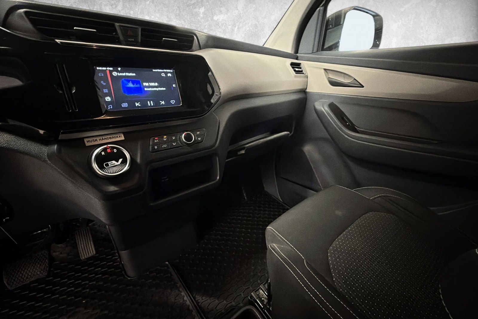 Maxus e-Deliver 3 52.5 kWh, 122ps, 2020