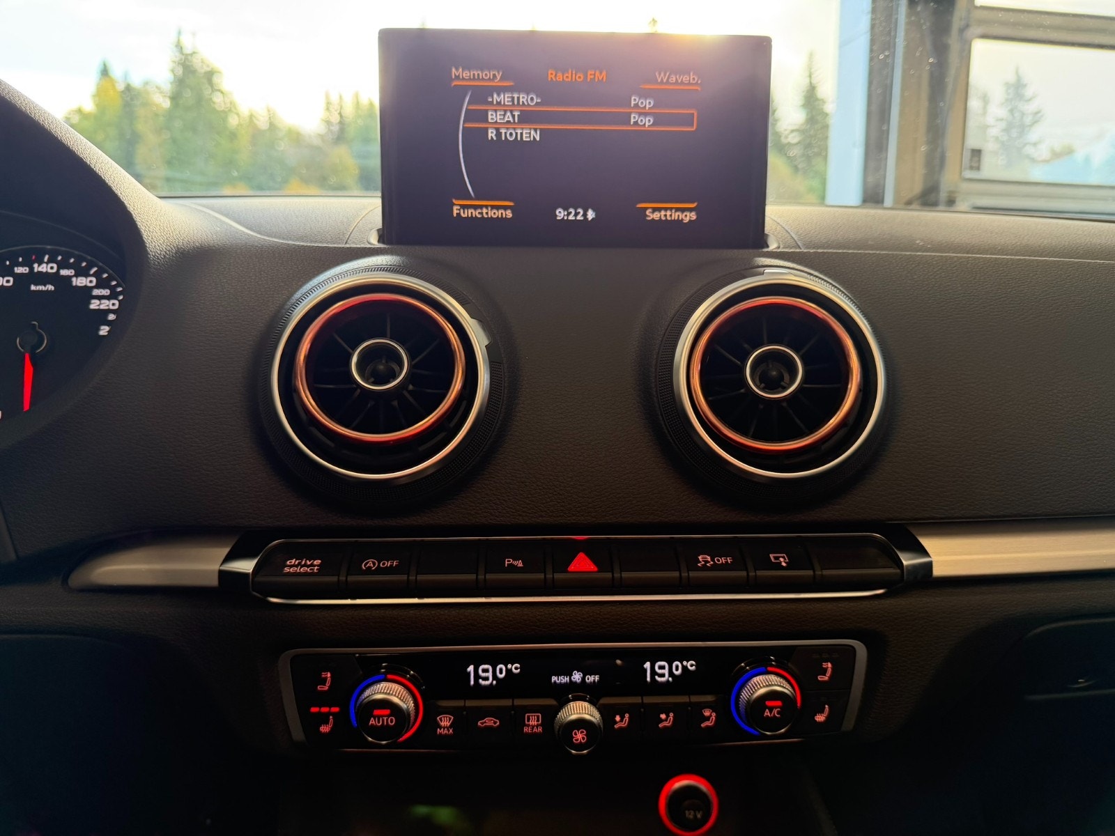 Audi A3 Cabriolet 1.4 TFSI COD Manual, 6-trins, 140ps, 2015