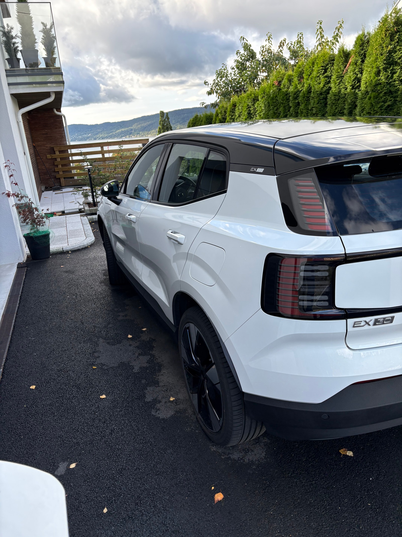 Volvo EX30 Single Motor Extended Range, 272hp, 2025