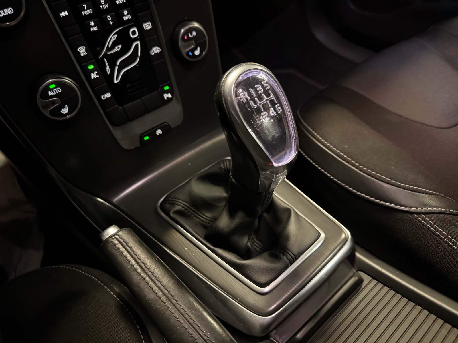 Volvo V40 D2 Manual, 115hp, 2013