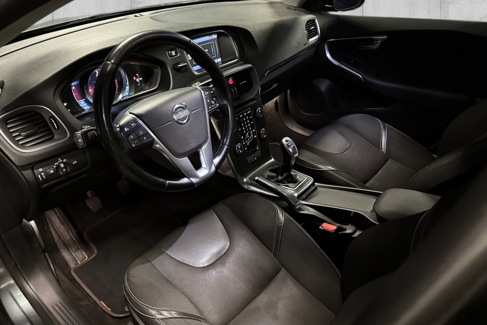 Volvo V40 D2 Manual, 115hp, 2013