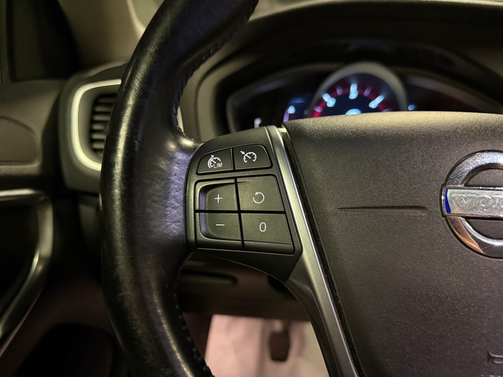 Volvo V40 D2 Manual, 115hp, 2013