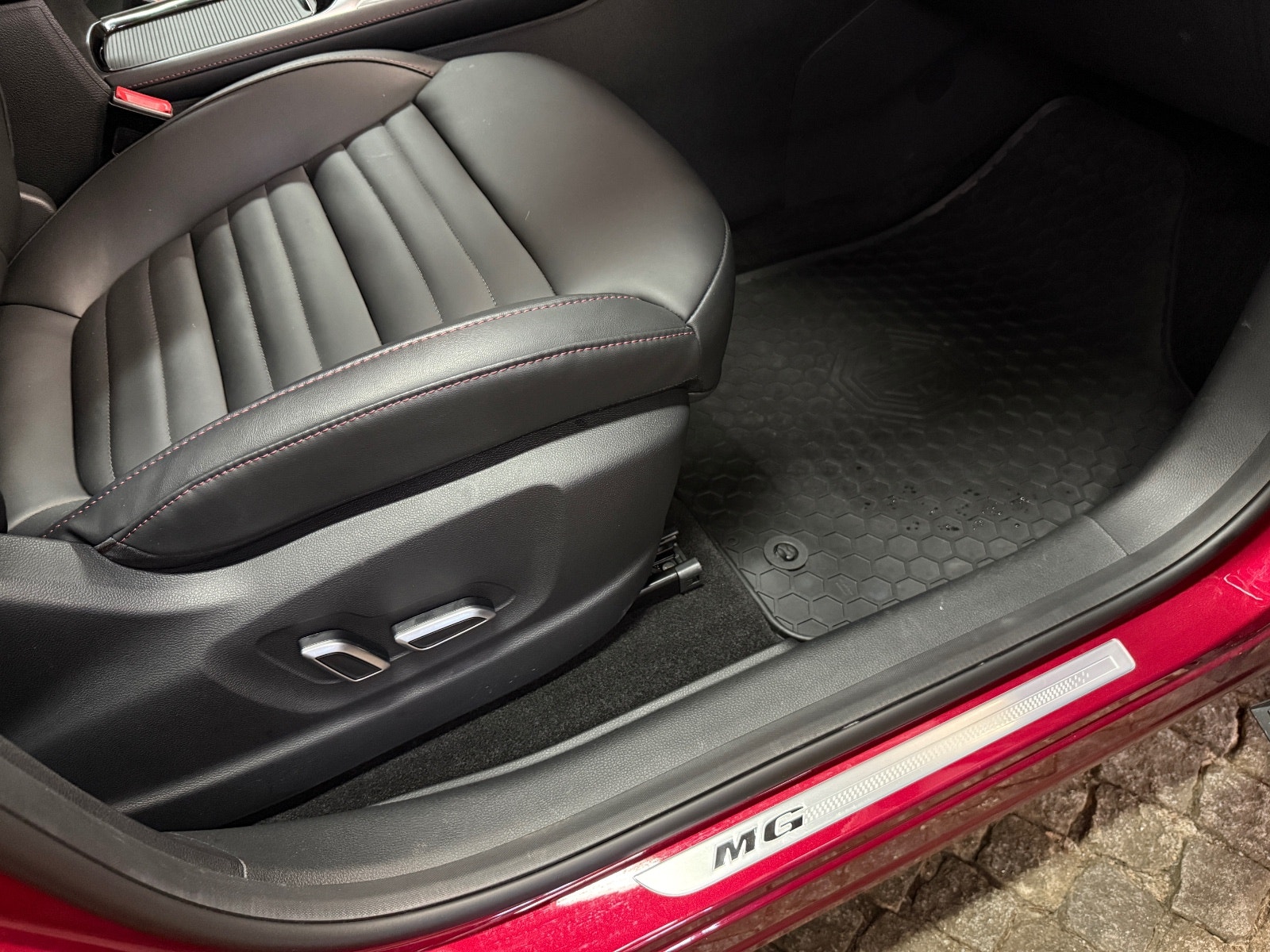 MG EHS PHEV EDU II, 258hp, 2021