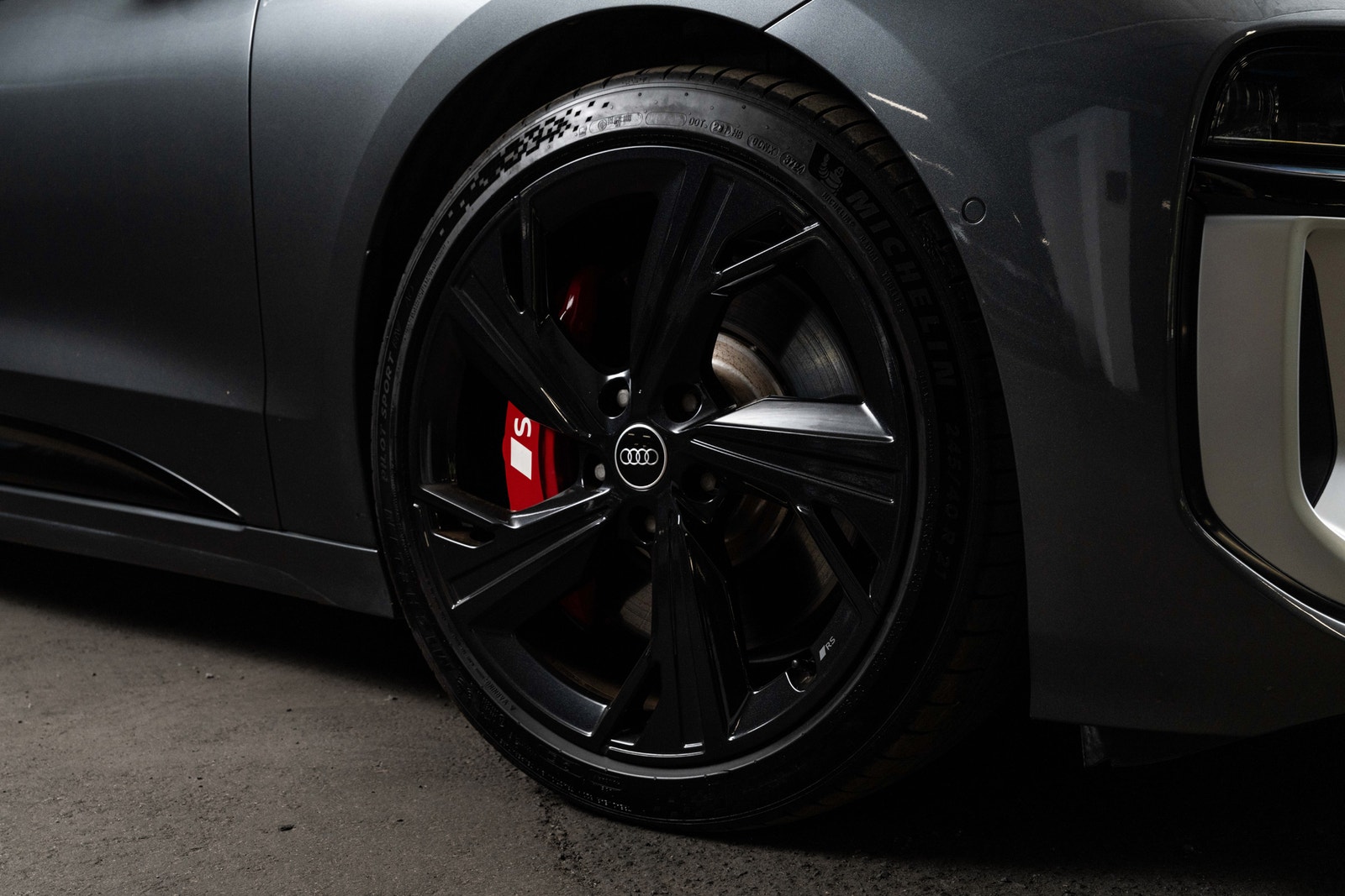 Audi S6 Avant e-tron, 503hp, 2025