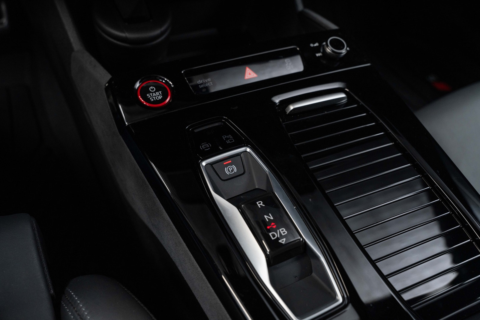 Audi S6 Avant e-tron, 503hp, 2025