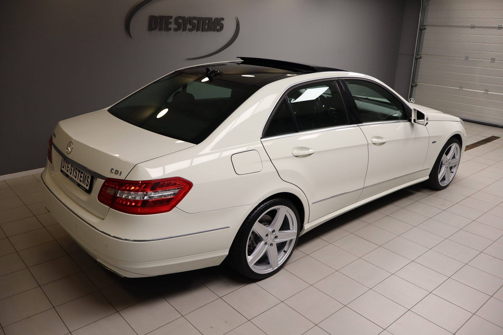 Mercedes-Benz E 220 CDI BlueEFFICIENCY 7G-Tronic Plus, 170hp, 2012