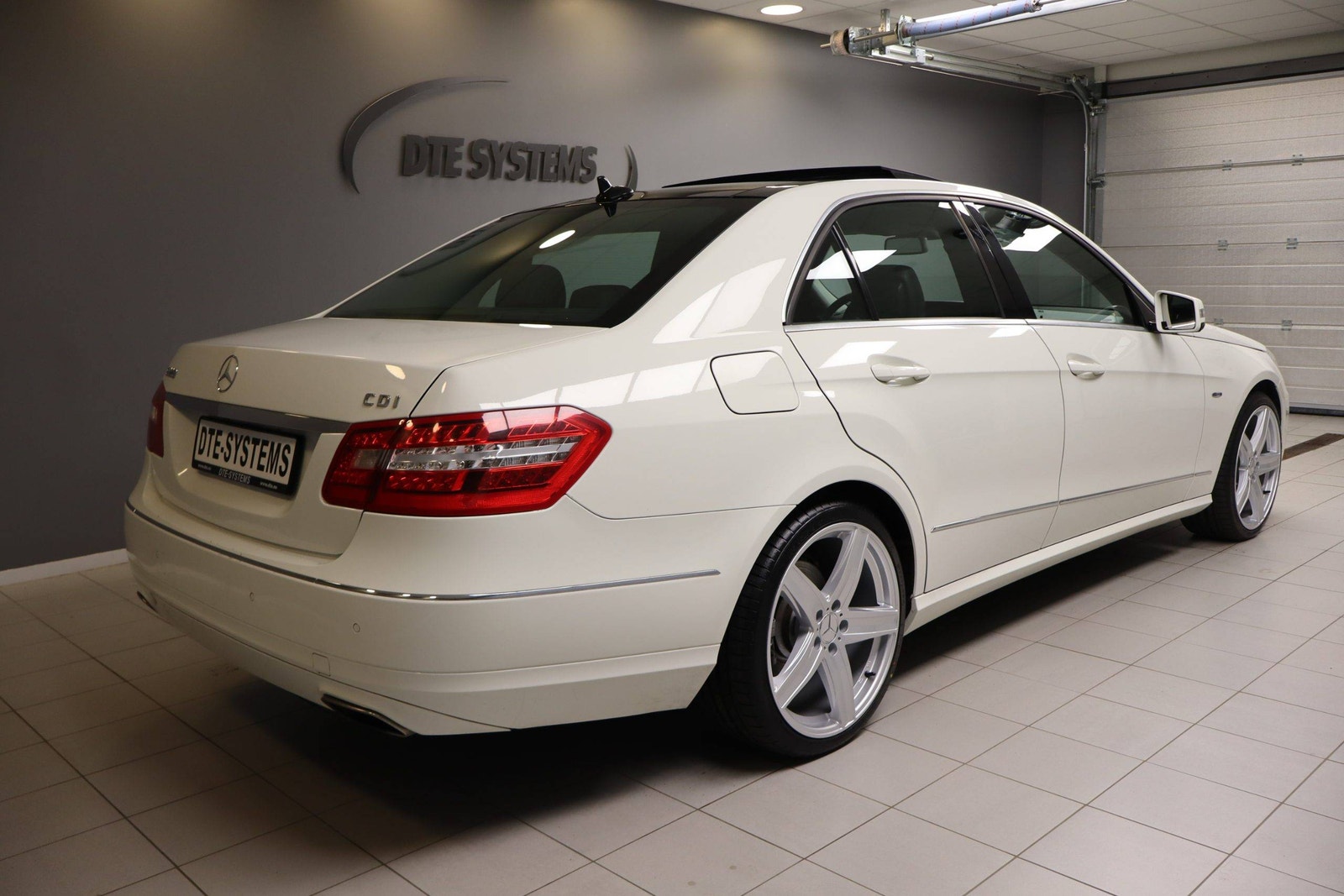 Mercedes-Benz E 220 CDI BlueEFFICIENCY 7G-Tronic Plus, 170hp, 2012