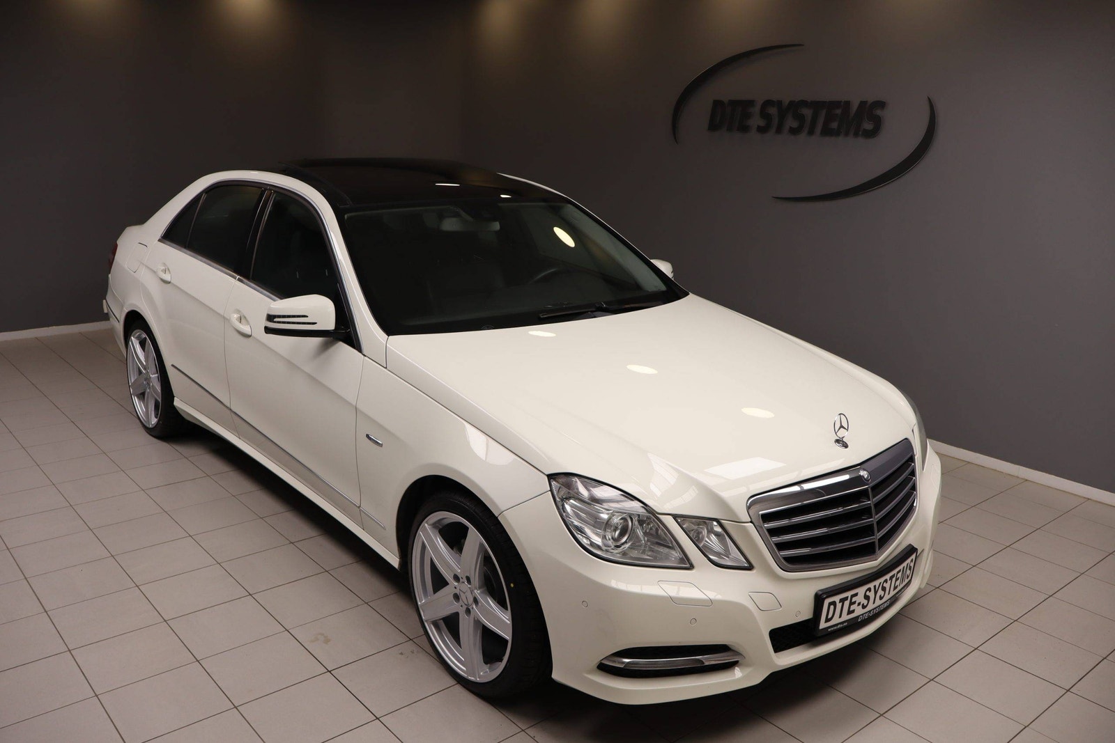 Mercedes-Benz E 220 CDI BlueEFFICIENCY 7G-Tronic Plus, 170hp, 2012
