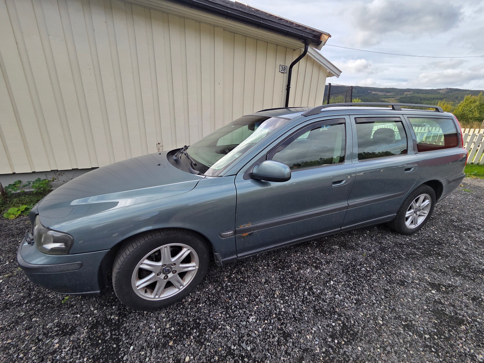 Volvo V70 2.4D Automatic, 130hp, 2003