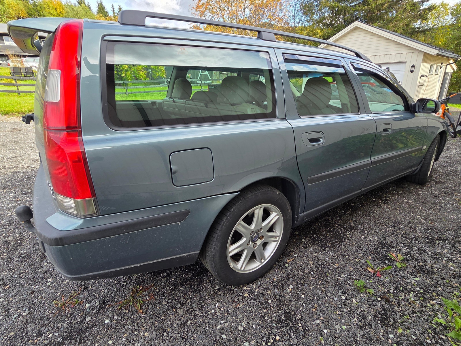 Volvo V70 2.4D Automatic, 130hp, 2003