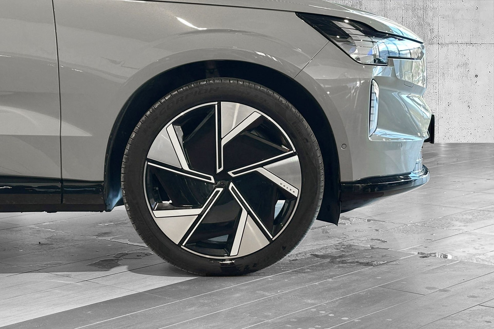 Volvo EX90 Twin Motor Performance 7-seater, 517ps, 2025