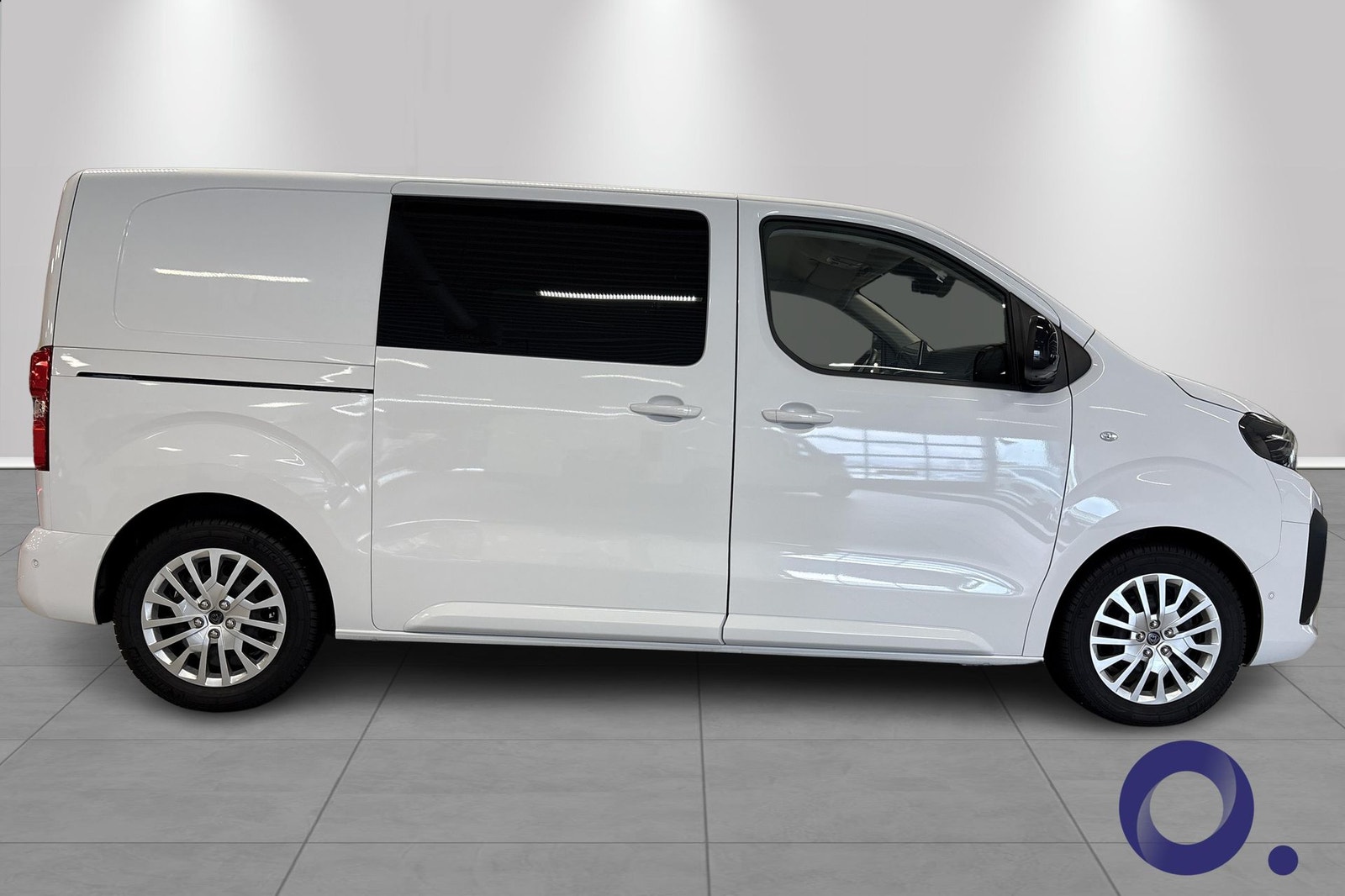 Peugeot e-Expert 75, 136ps, 2024
