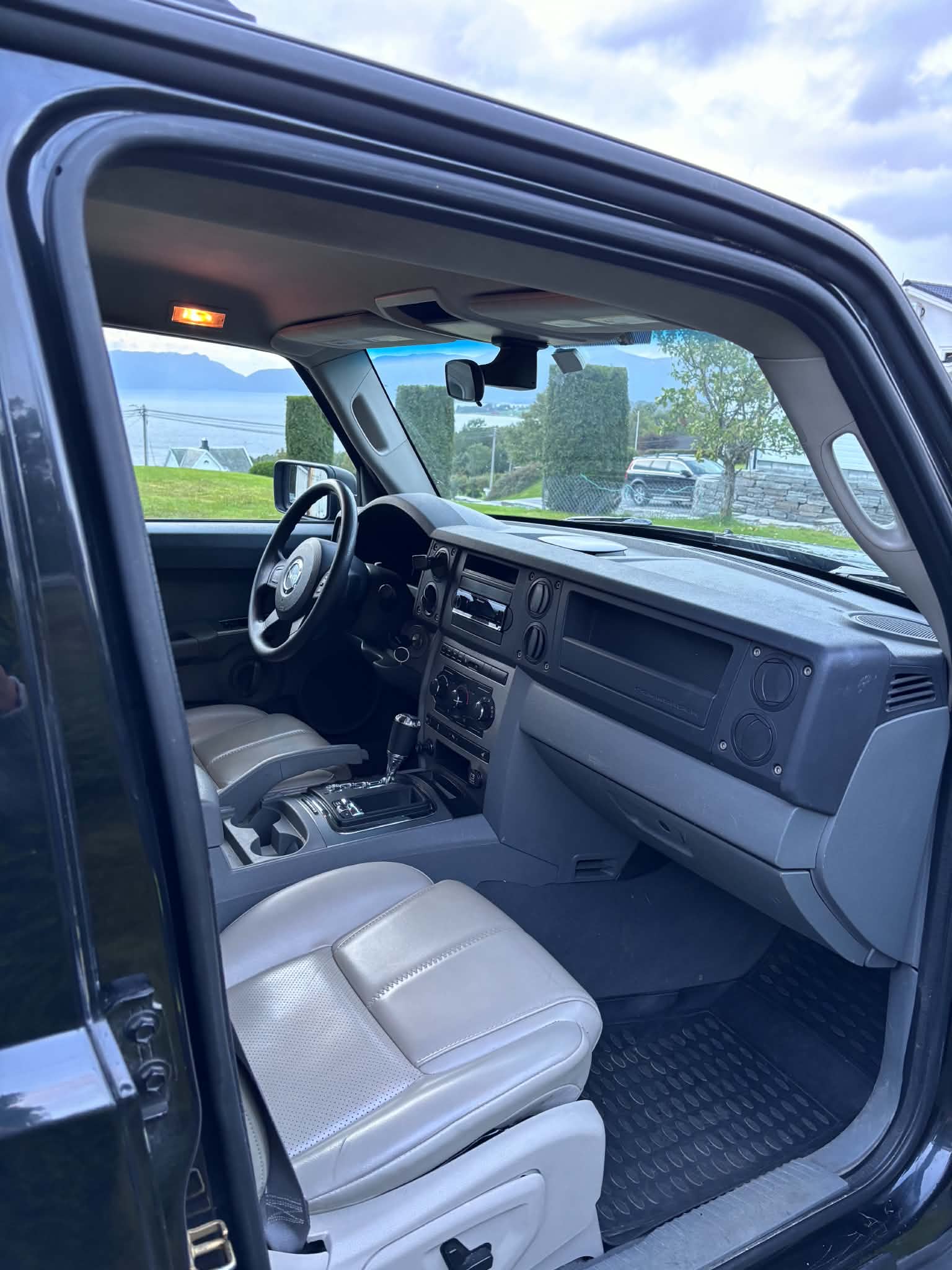 Jeep Commander 3.0 V6 CRD 4WD Automatic, 218hp, 2007