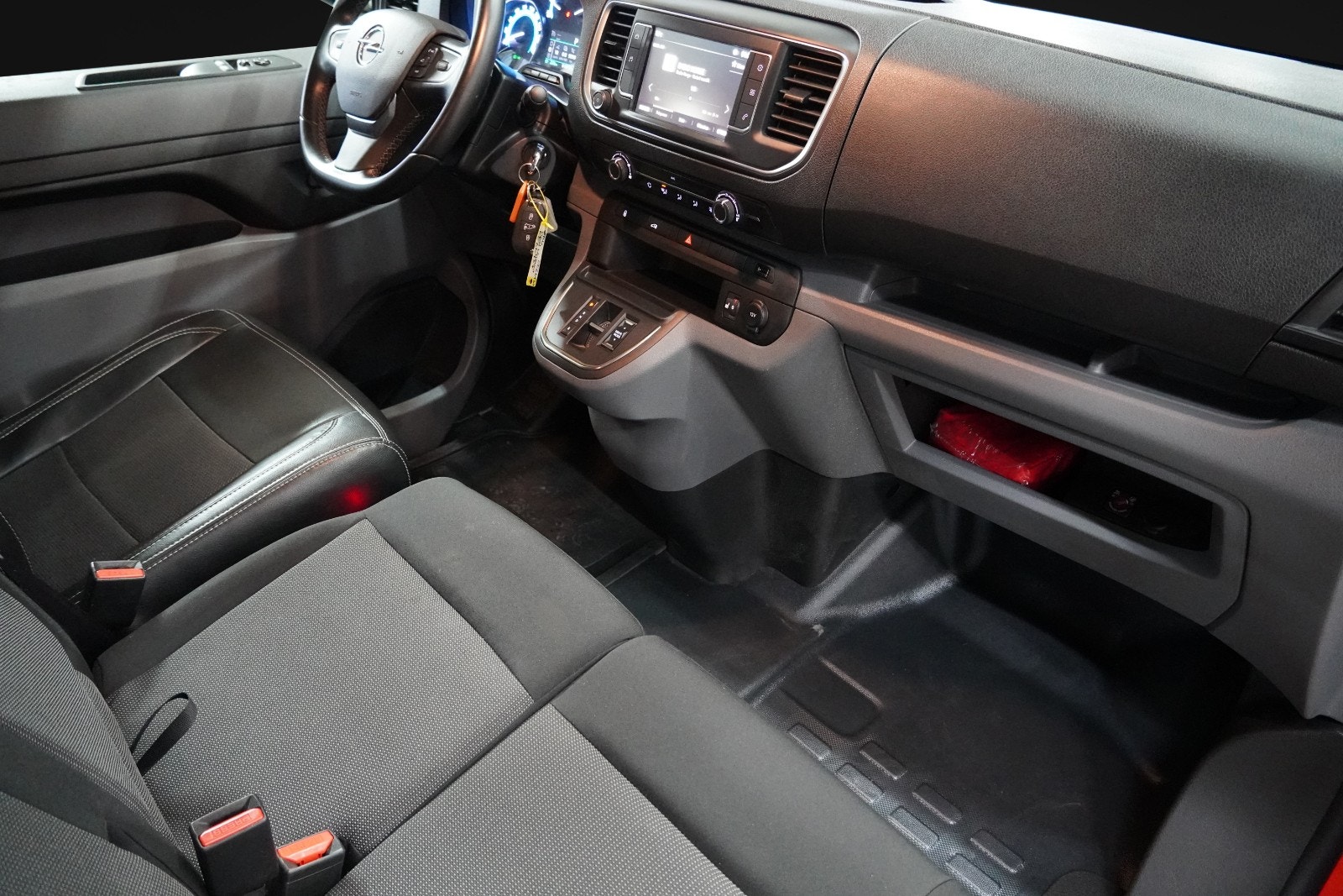 Opel Vivaro-e Panel Van, 136hp, 2022