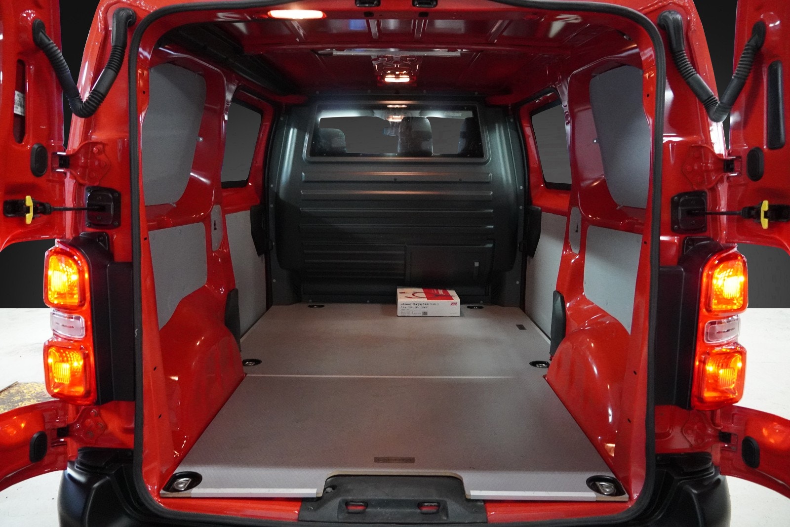 Opel Vivaro-e Panel Van, 136hp, 2022