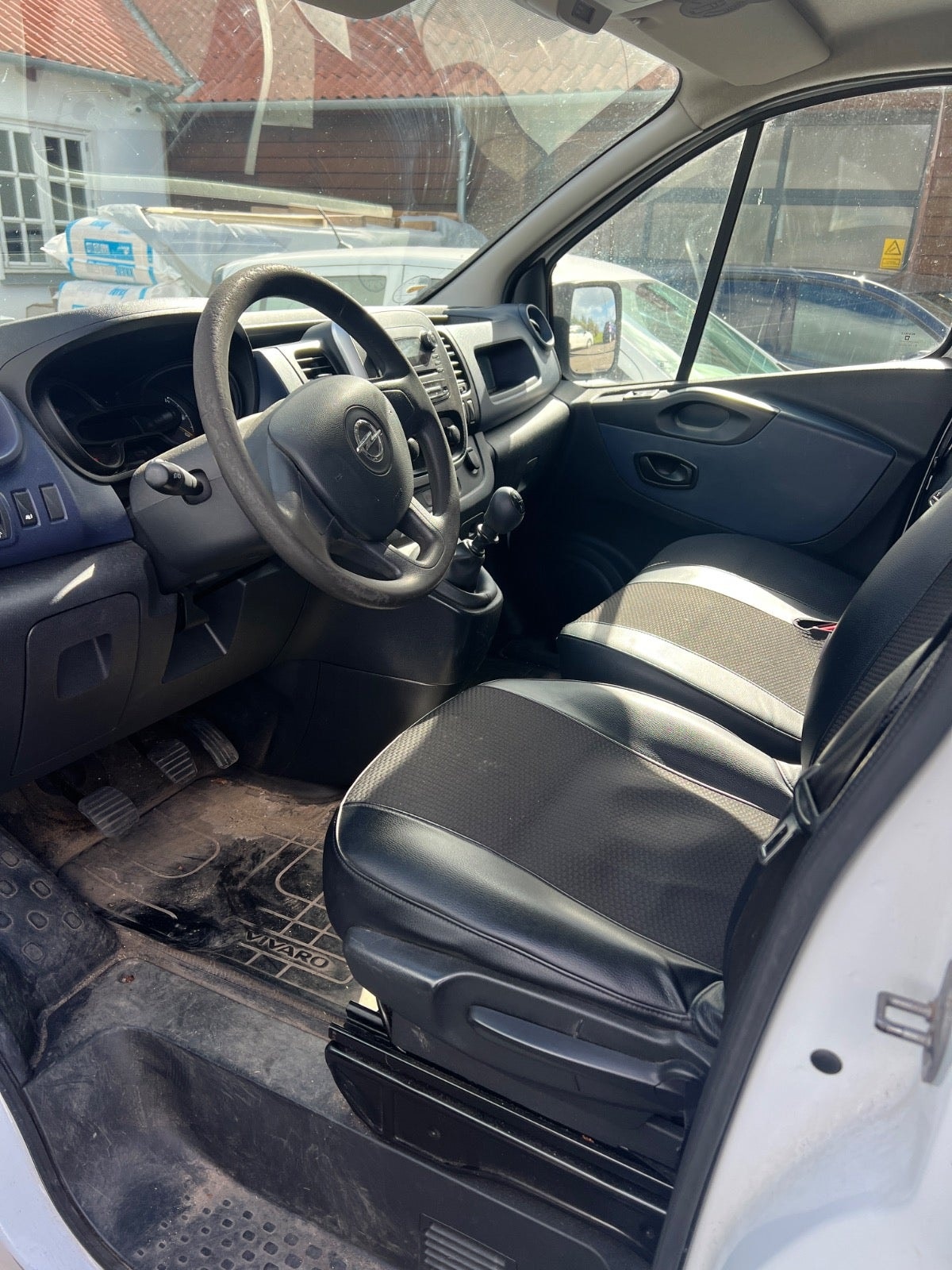 Opel Vivaro Skåpbil 2.9t 1.6 CDTI BIturbo Manuell, 120hk, 2015