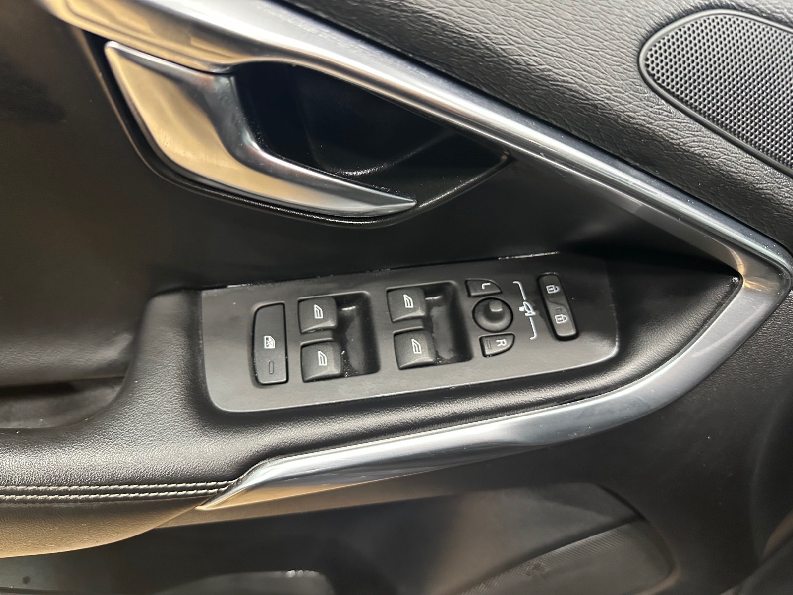 Volvo V40 D2 Manual, 6-trins, 115ps, 2013