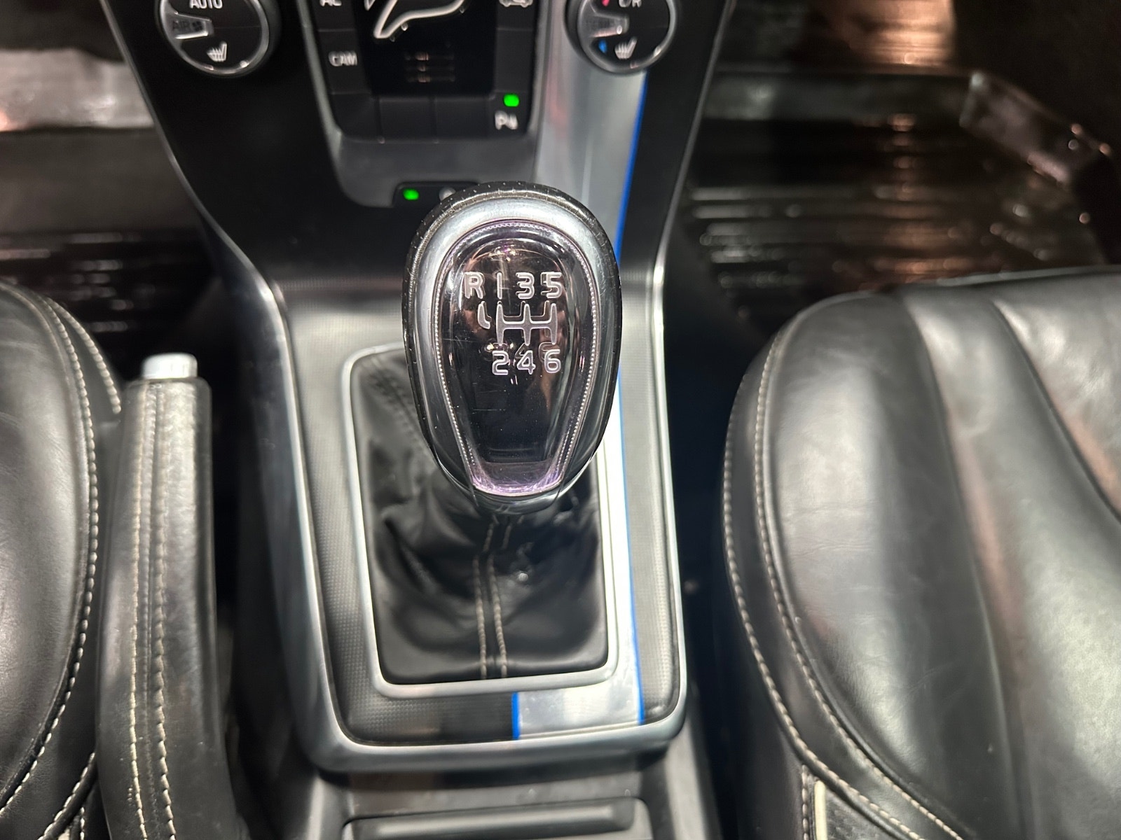 Volvo V40 D2 Manual, 6-trins, 115ps, 2013