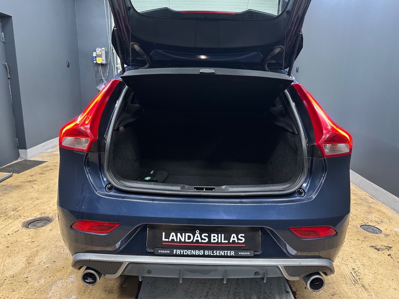 Volvo V40 D2 Manual, 6-trins, 115ps, 2013