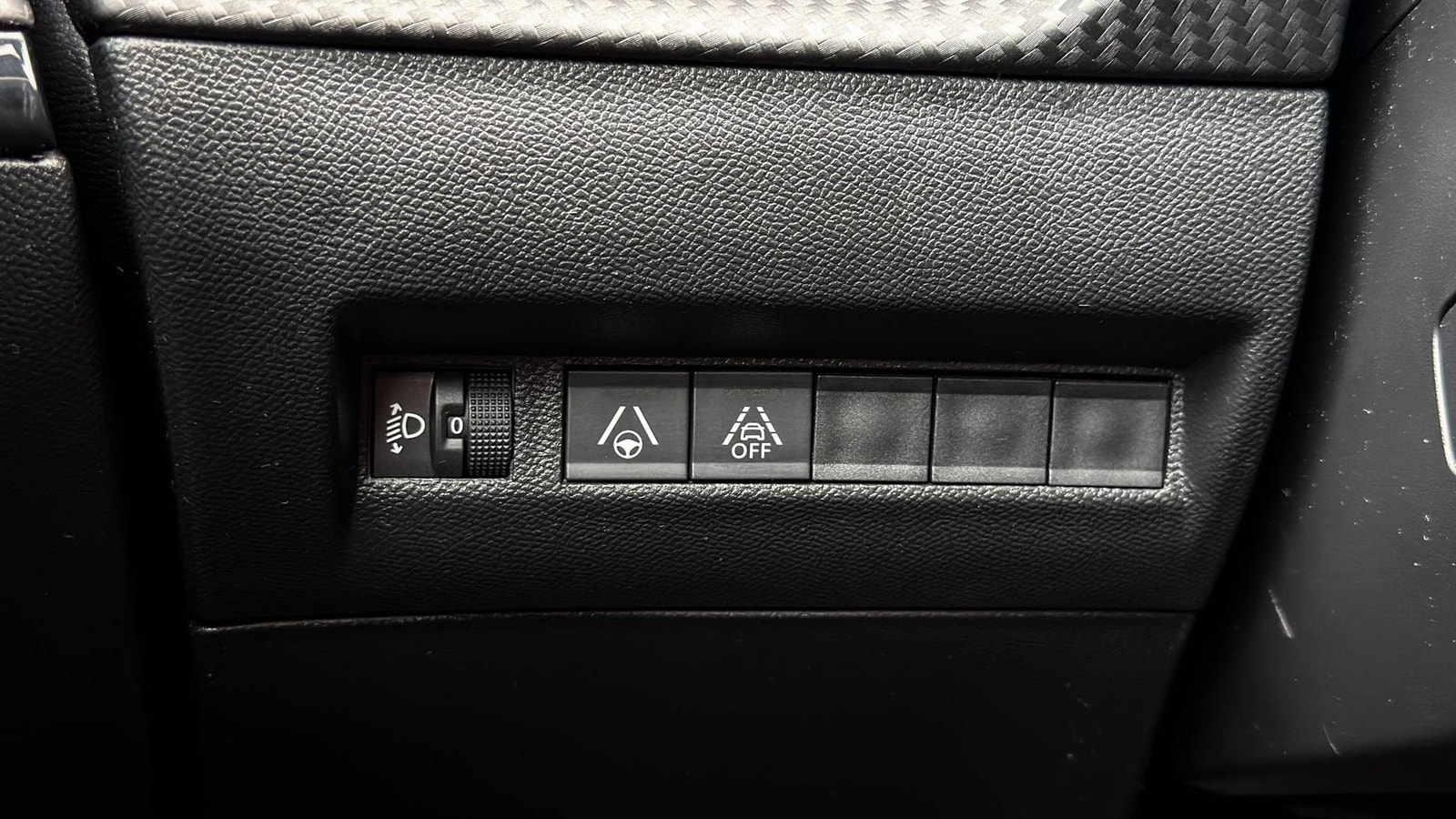 Peugeot e-2008, 136hp, 2021