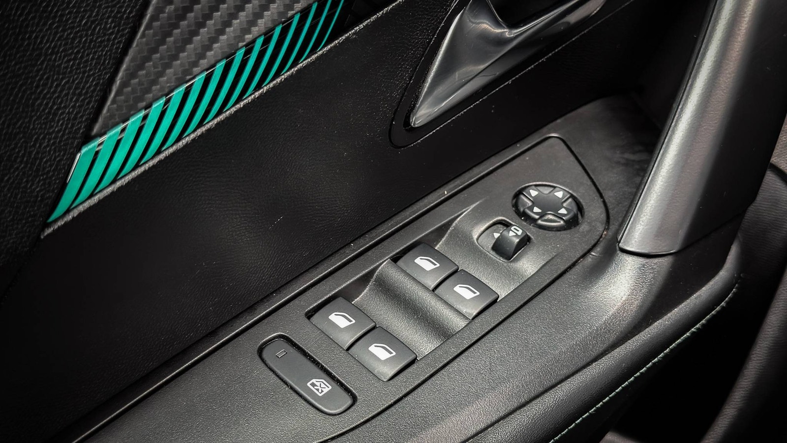 Peugeot e-2008, 136hp, 2021