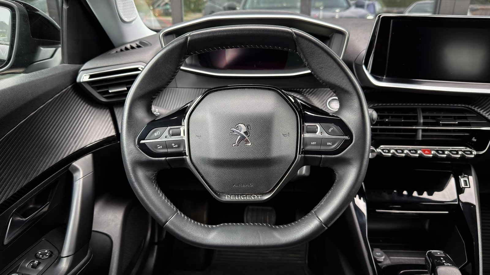 Peugeot e-2008, 136hp, 2021