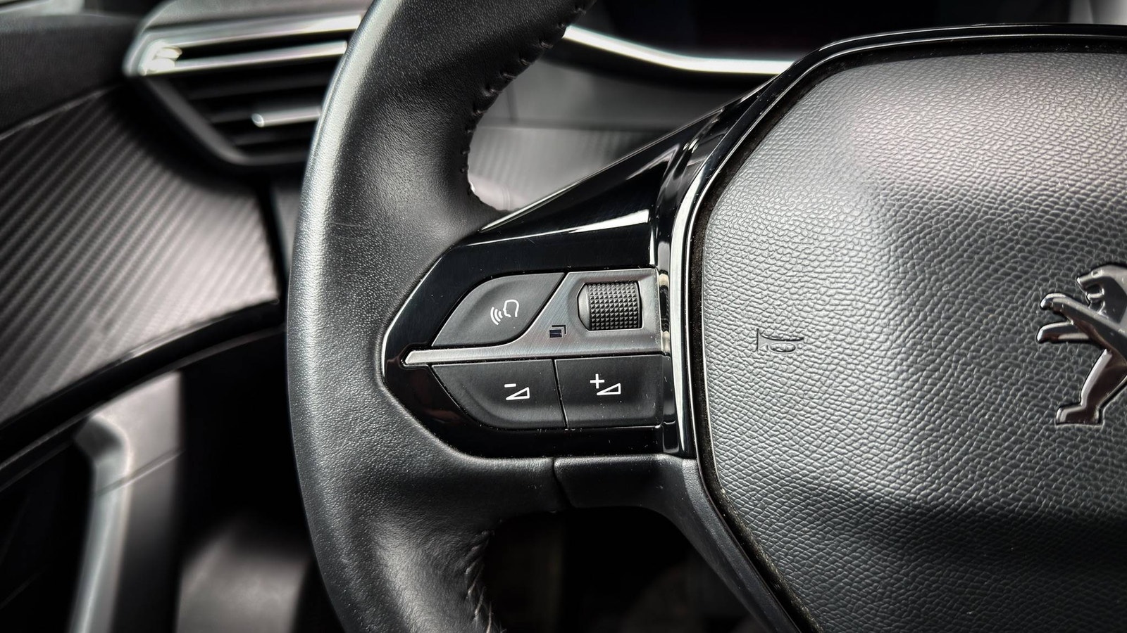Peugeot e-2008, 136hp, 2021