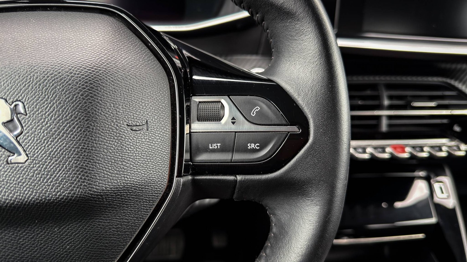 Peugeot e-2008, 136hp, 2021