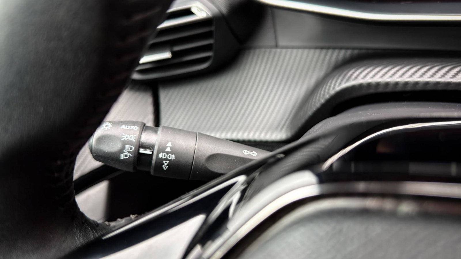 Peugeot e-2008, 136hp, 2021