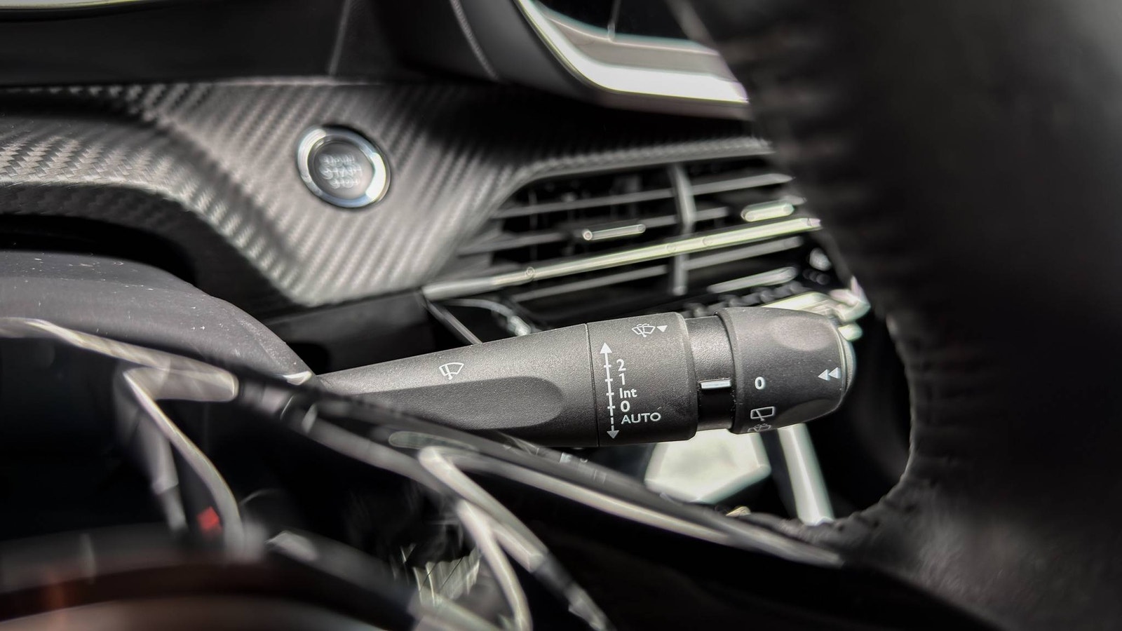 Peugeot e-2008, 136hp, 2021