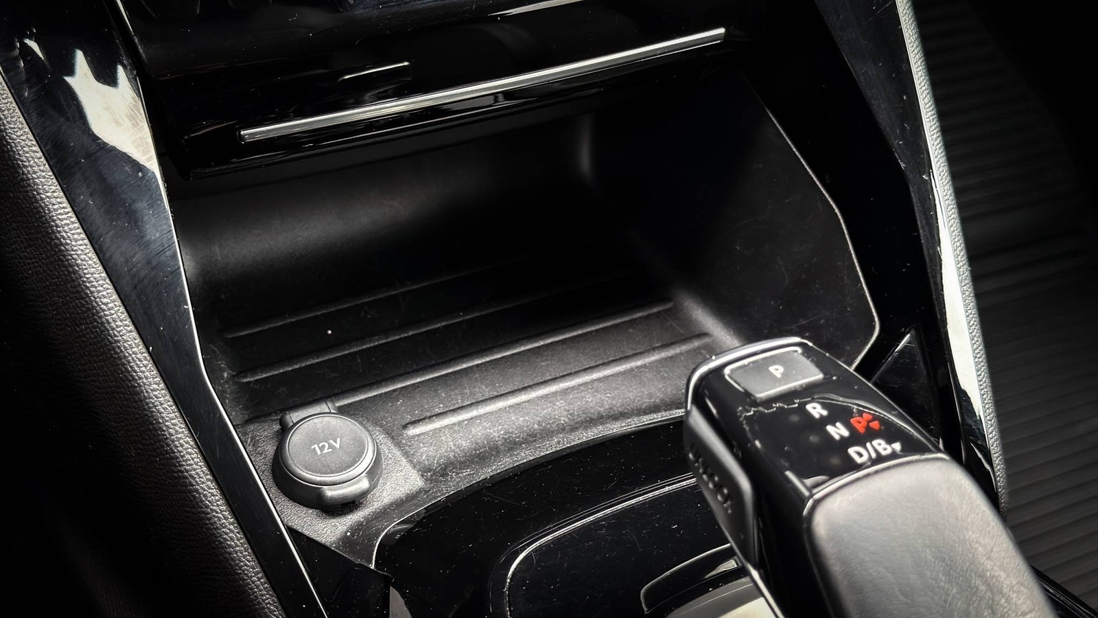 Peugeot e-2008, 136hp, 2021