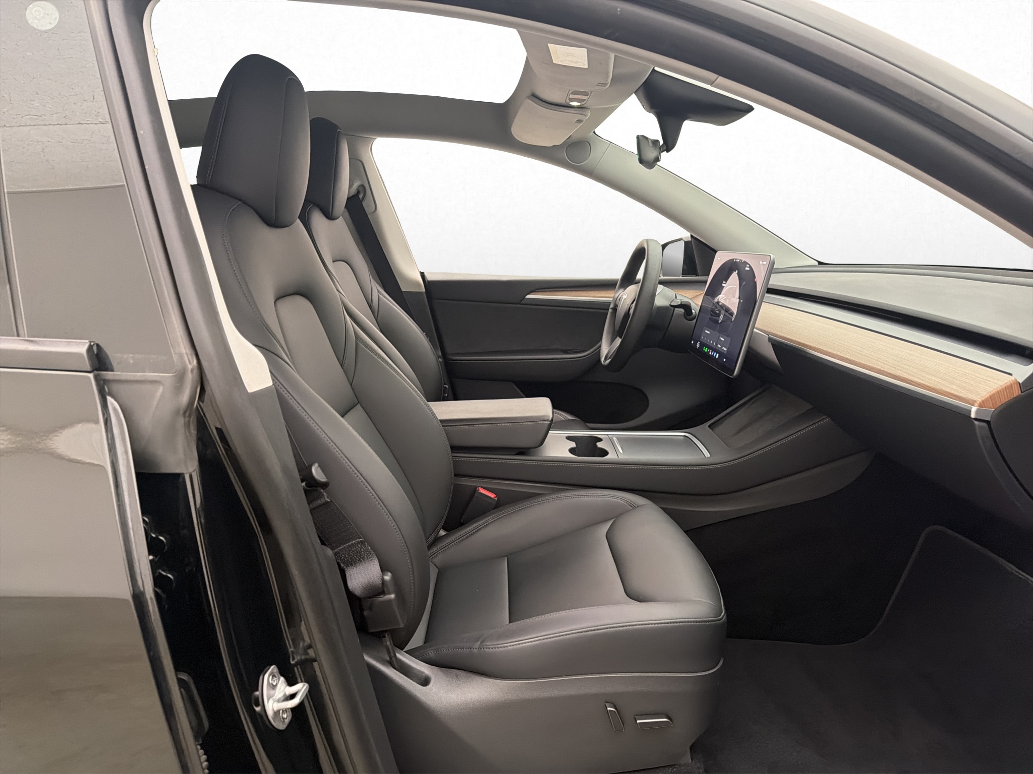 Tesla Model Y Long Range AWD, 514hp, 2024