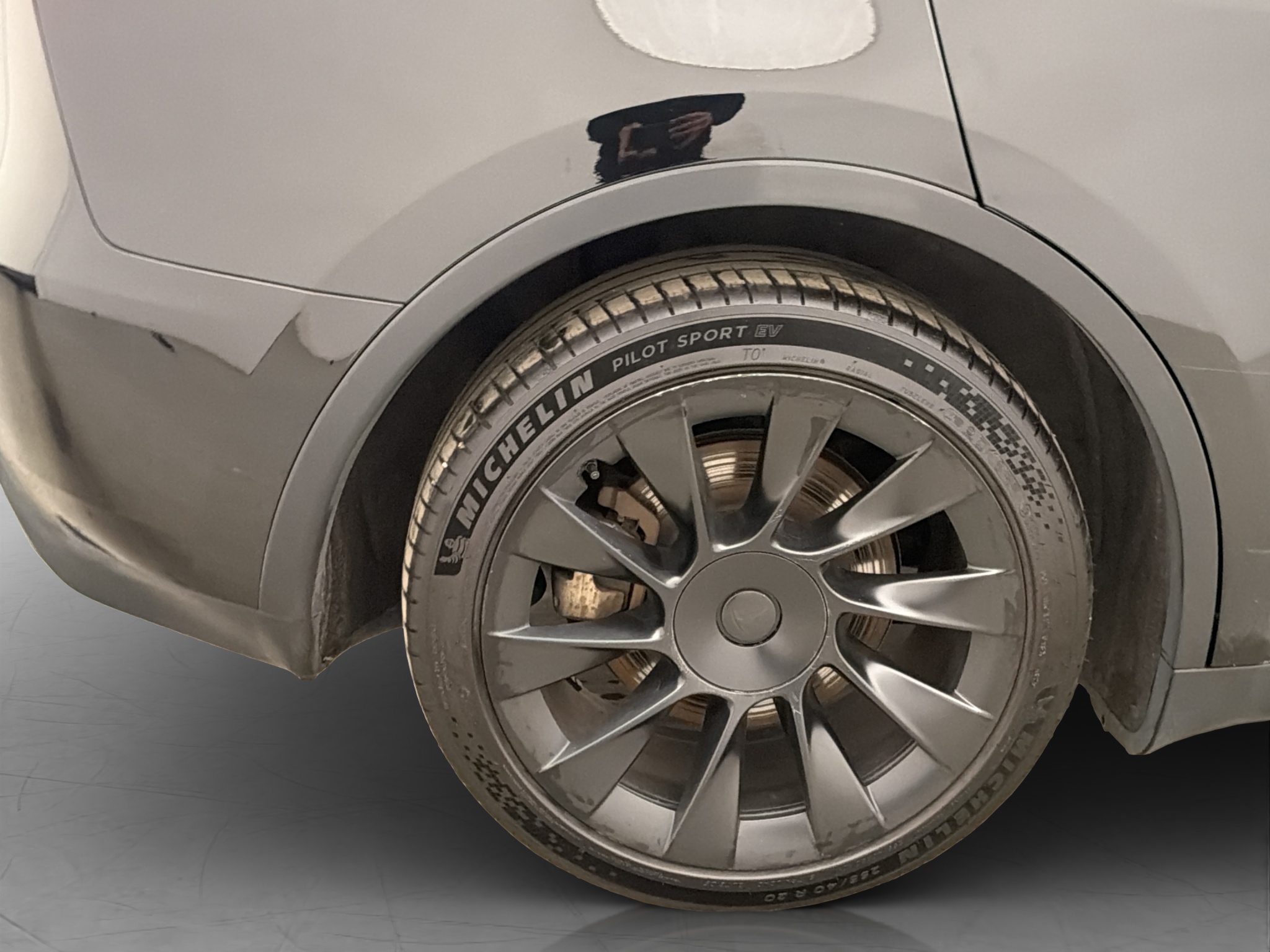 Tesla Model Y Long Range AWD, 514hp, 2024