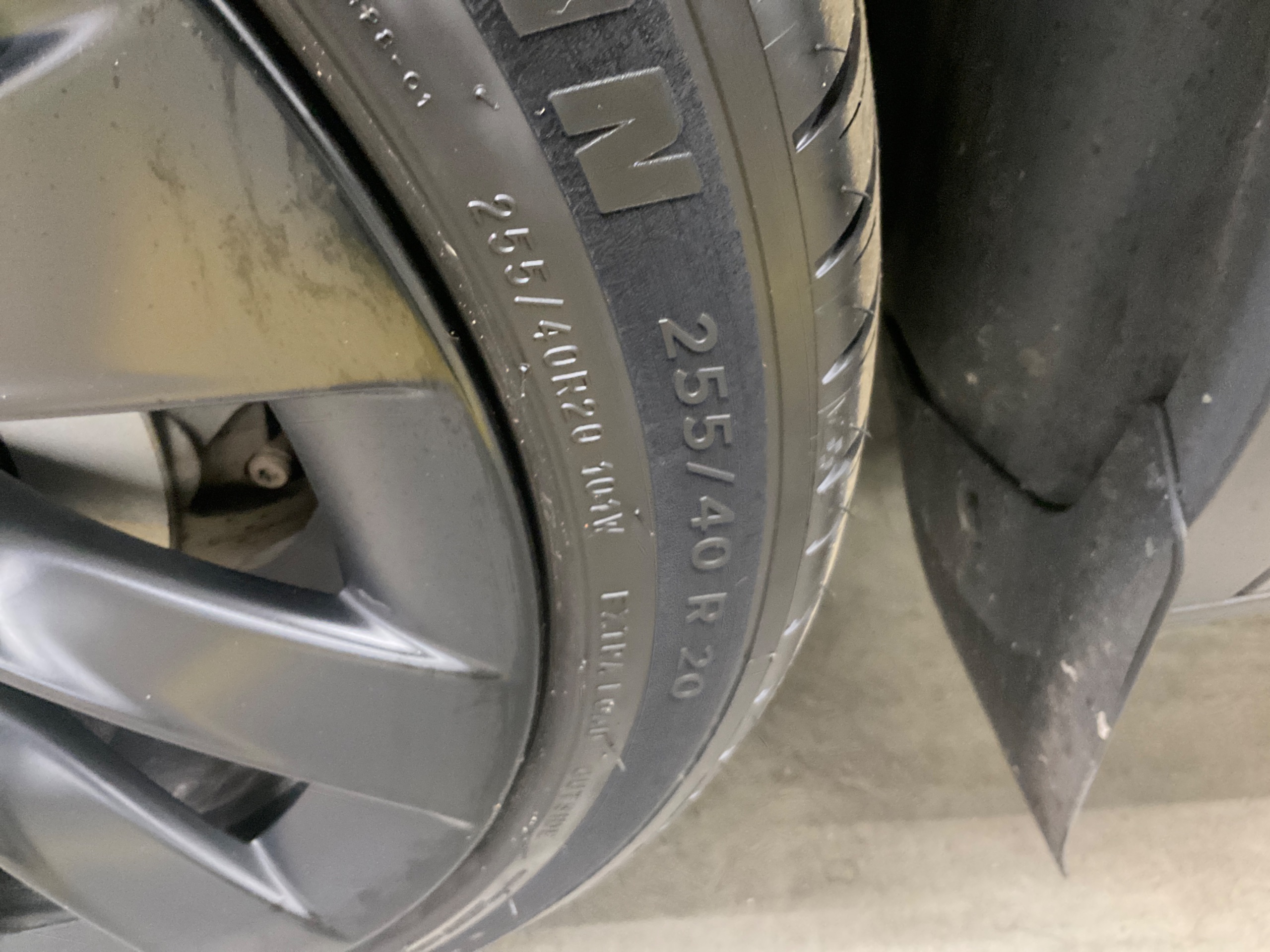 Tesla Model Y Long Range AWD, 514hp, 2024
