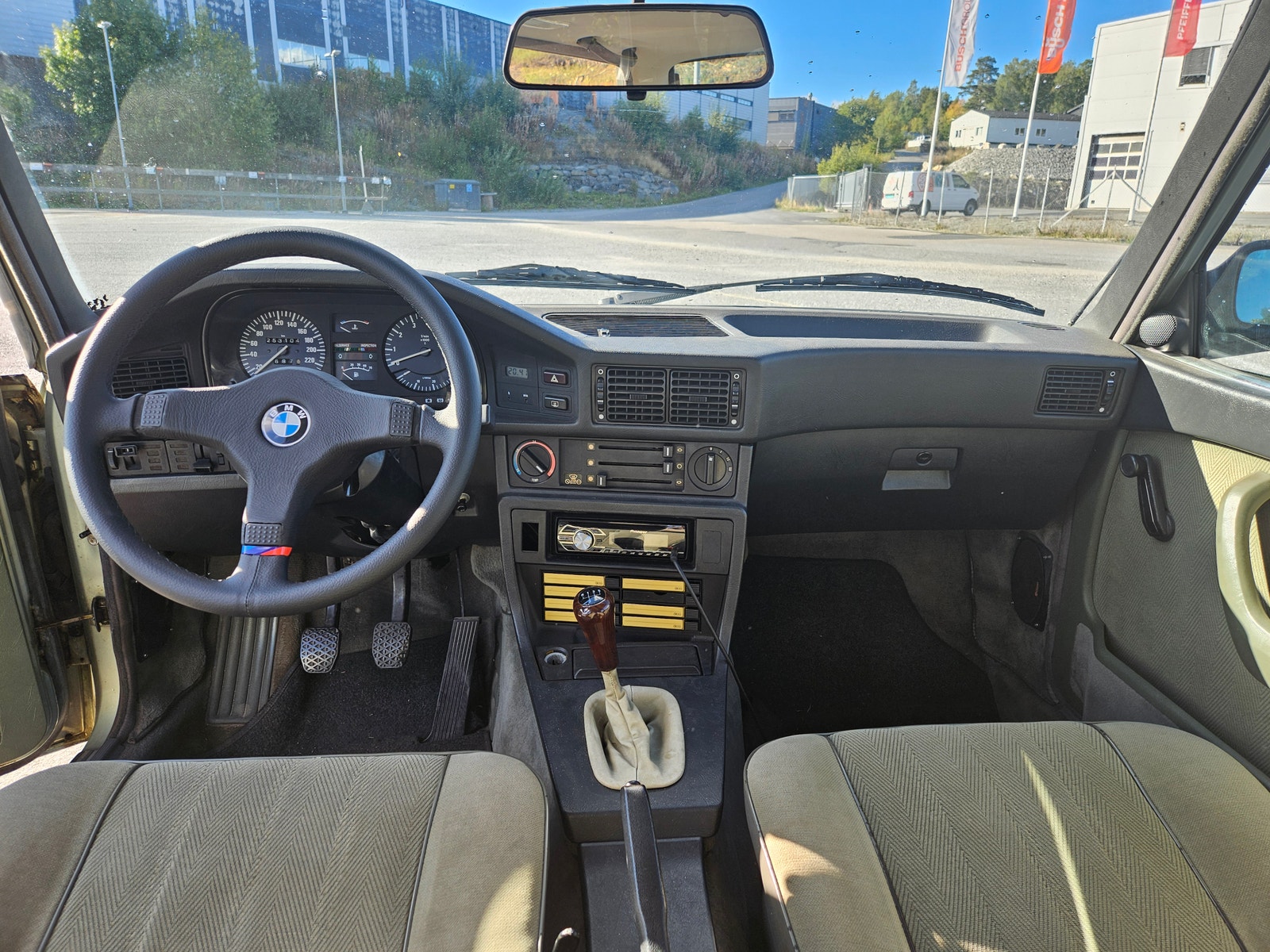 BMW 528i Manual, 5-trins, 184ps, 1983