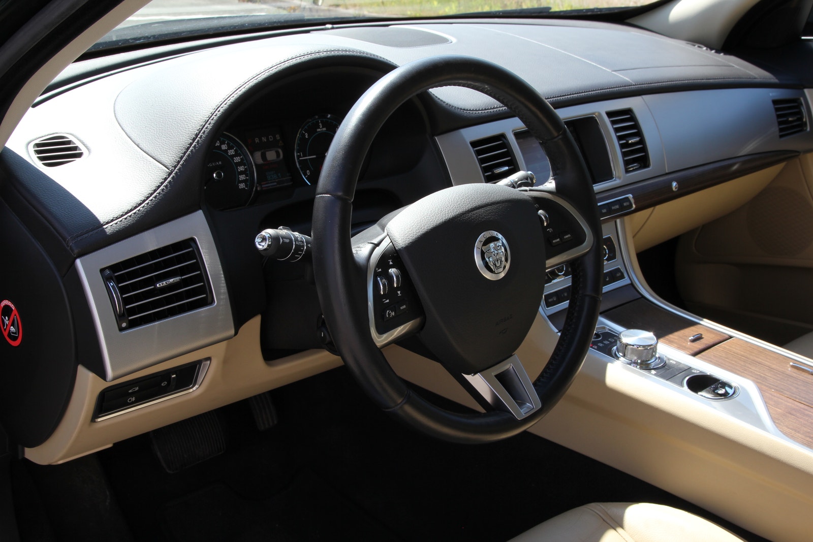 Jaguar XF 2.2 TDi4 Automatic, 8-trins, 190ps, 2012