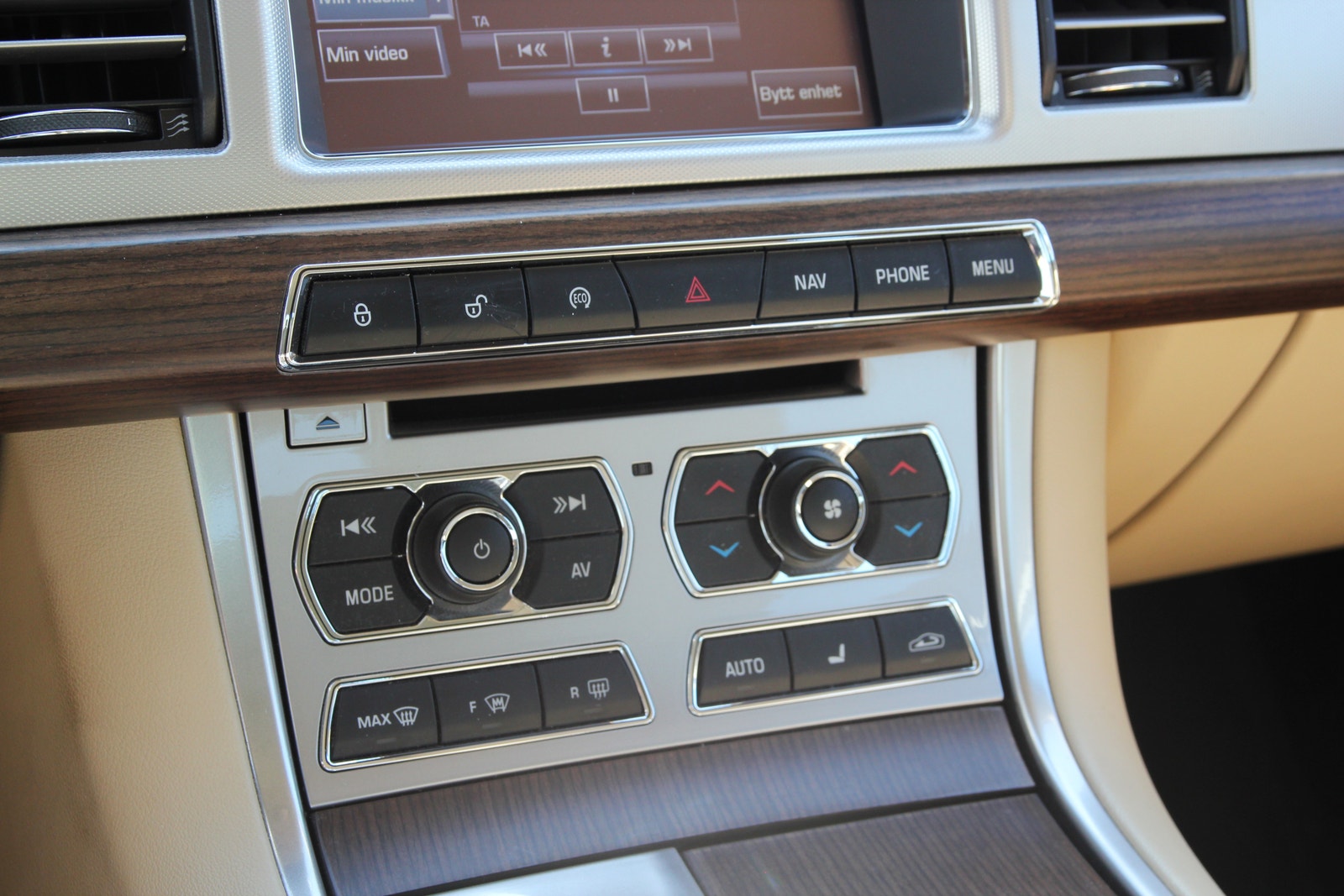Jaguar XF 2.2 TDi4 Automatic, 8-trins, 190ps, 2012