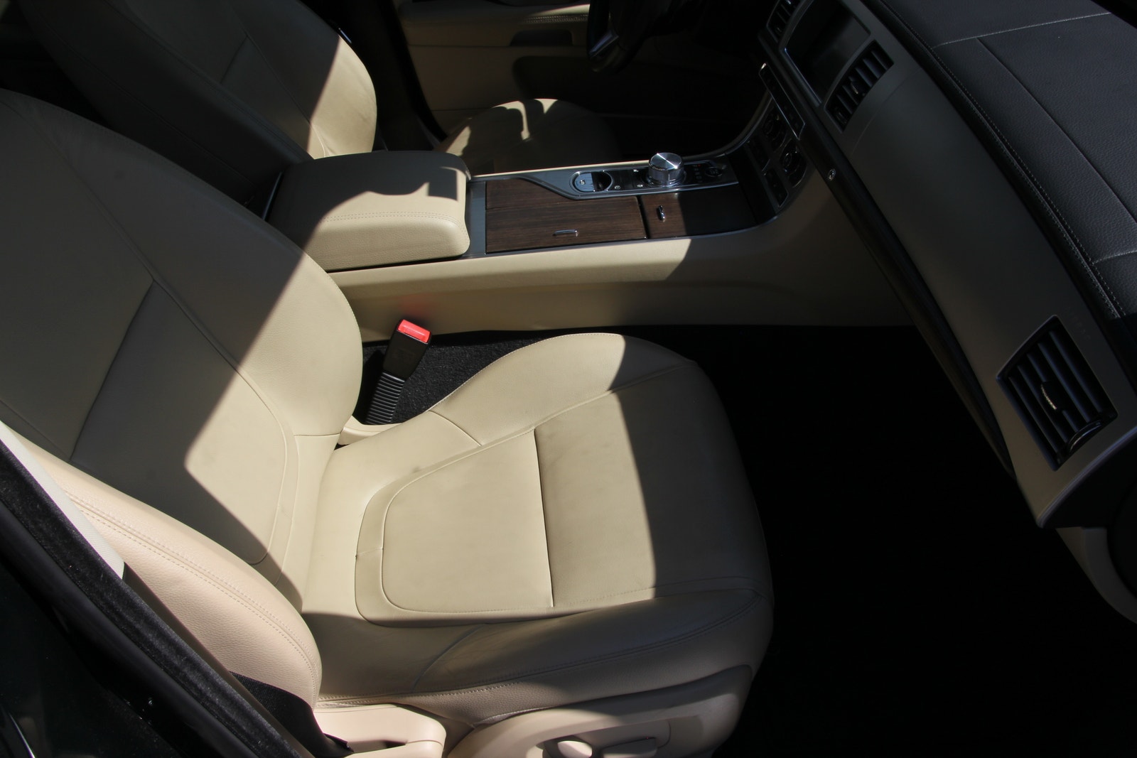 Jaguar XF 2.2 TDi4 Automatic, 8-trins, 190ps, 2012