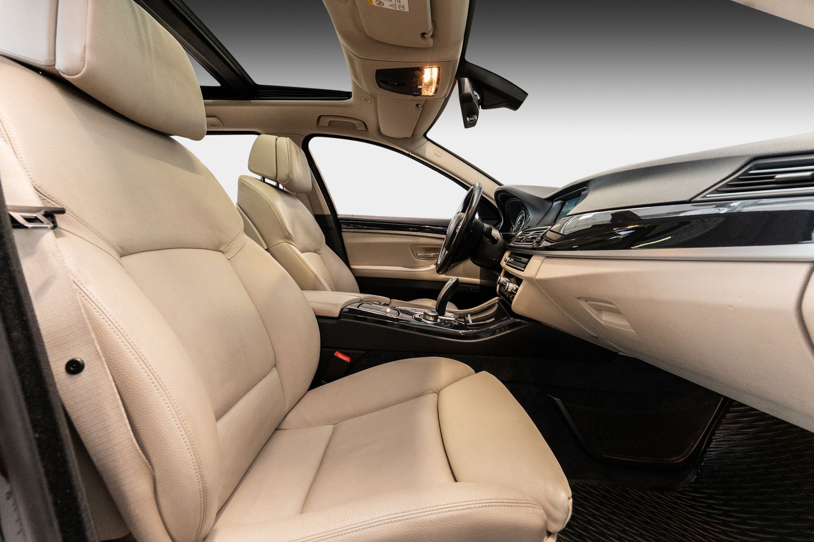 BMW 520d Touring Steptronic, 163hp, 2012