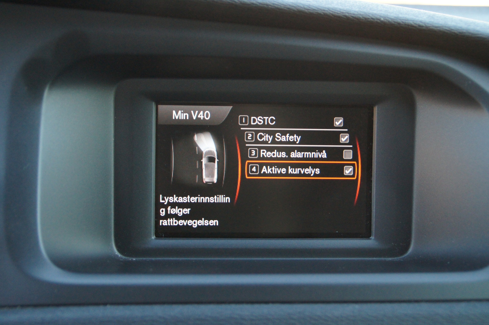 Volvo V40 D2 Manual, 6-trins, 115ps, 2014