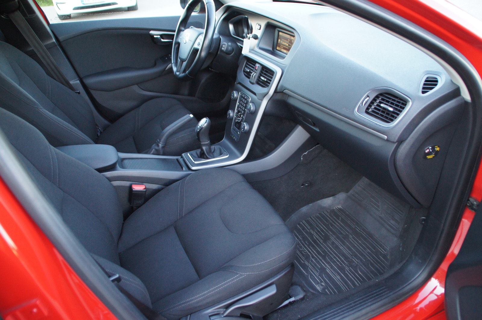 Volvo V40 D2 Manual, 6-trins, 115ps, 2014