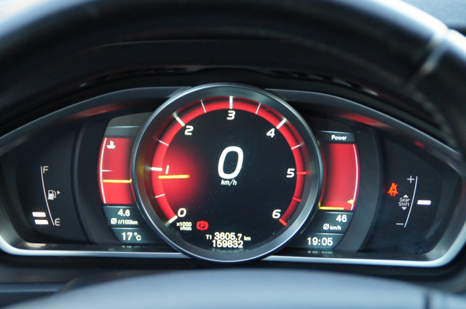 Volvo V40 D2 Manual, 6-trins, 115ps, 2014