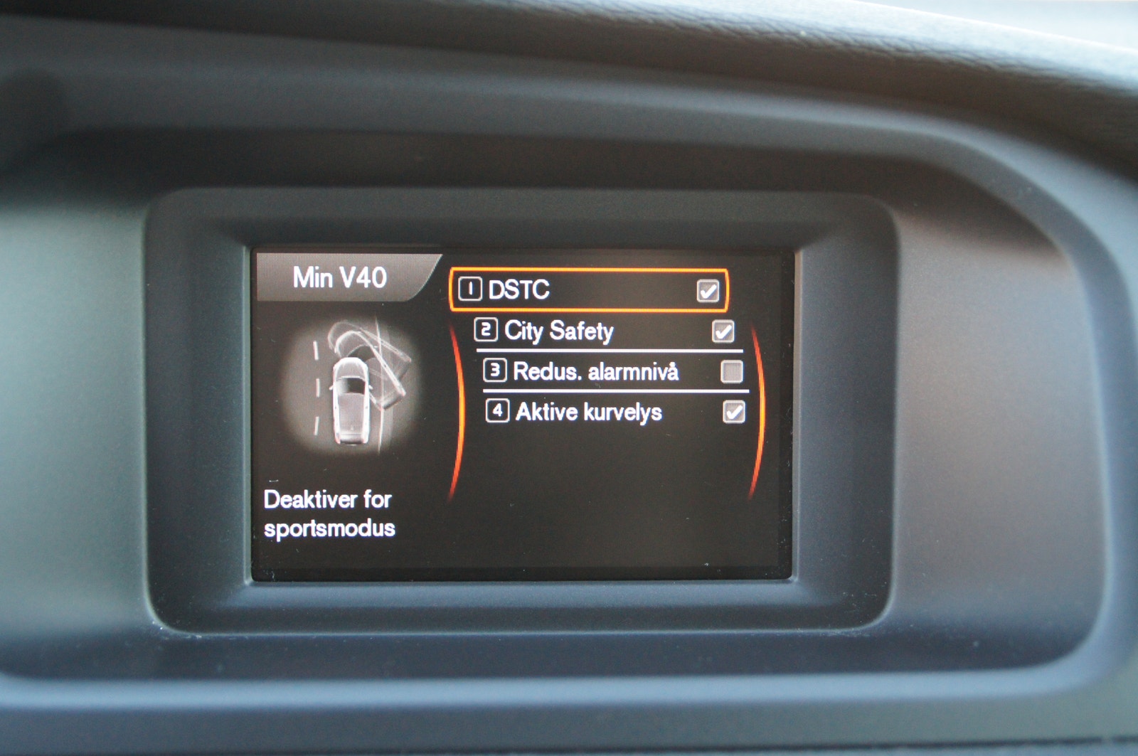 Volvo V40 D2 Manual, 6-trins, 115ps, 2014