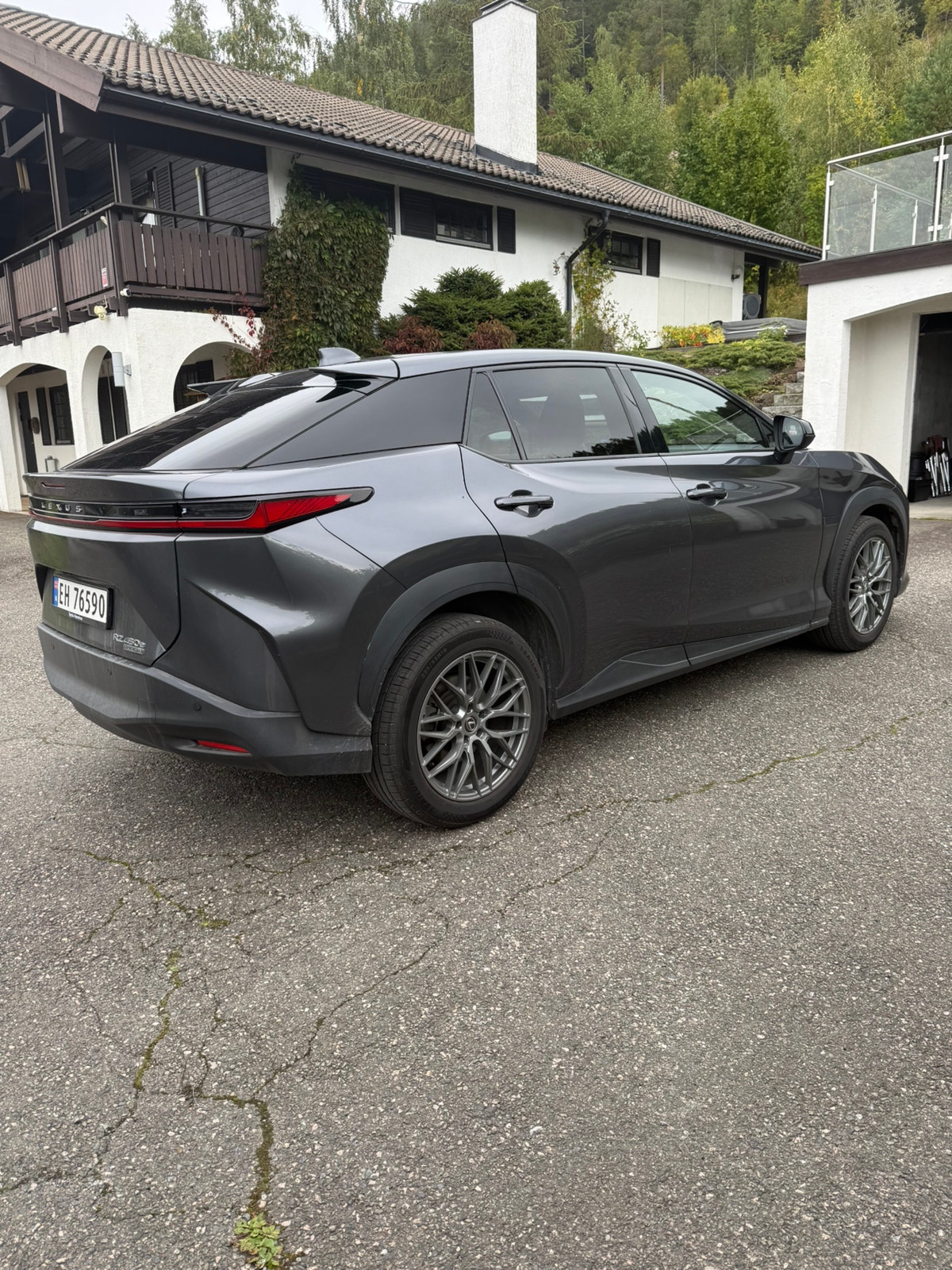 Lexus RZ 450e, 313ps, 2024