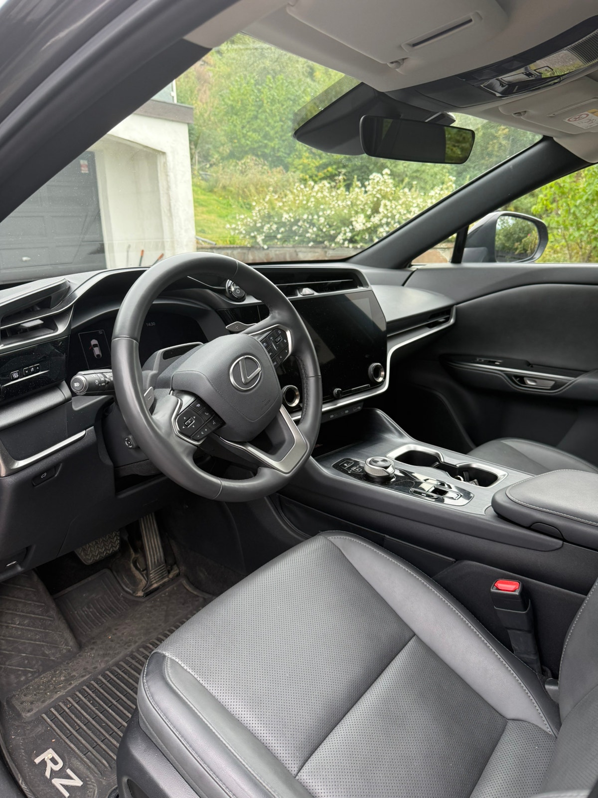 Lexus RZ 450e, 313ps, 2024