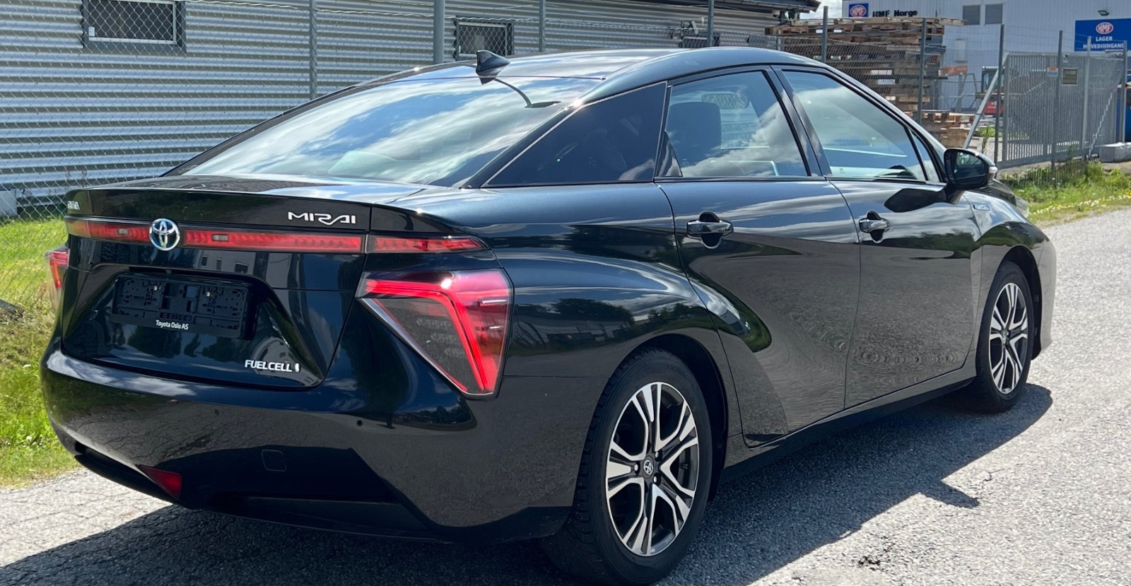 Toyota Mirai FuelCell, 154hp, 2018